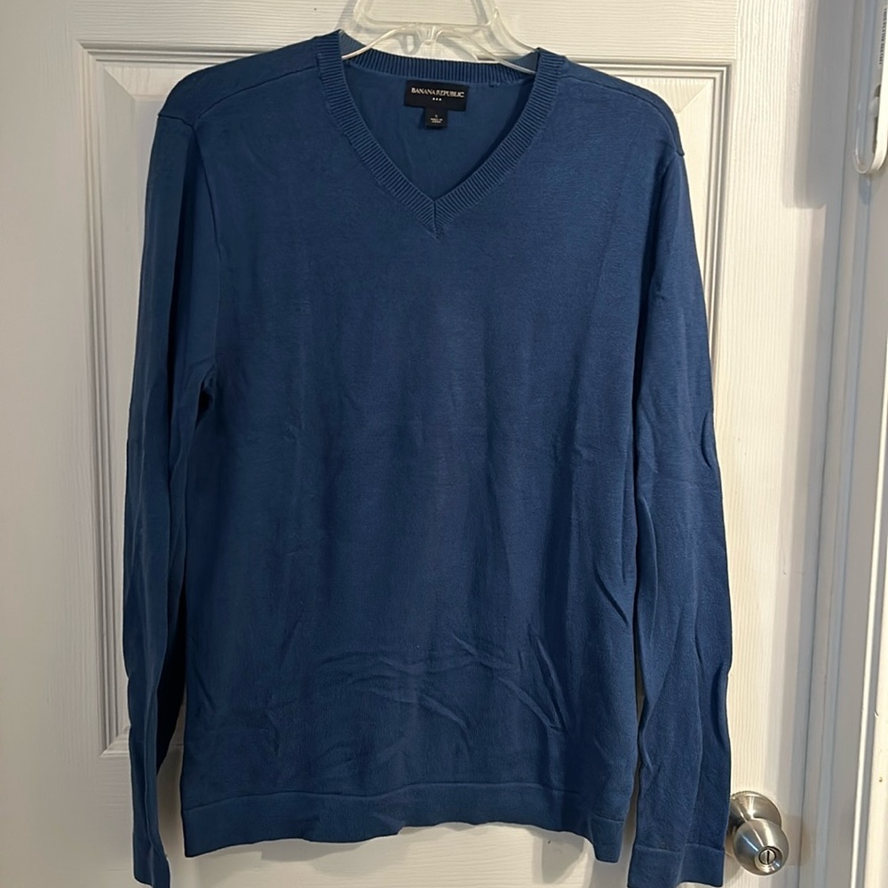 Men’s Banana Republic Blue Cotton Pullover V-neck sweater.  Size‎ Small